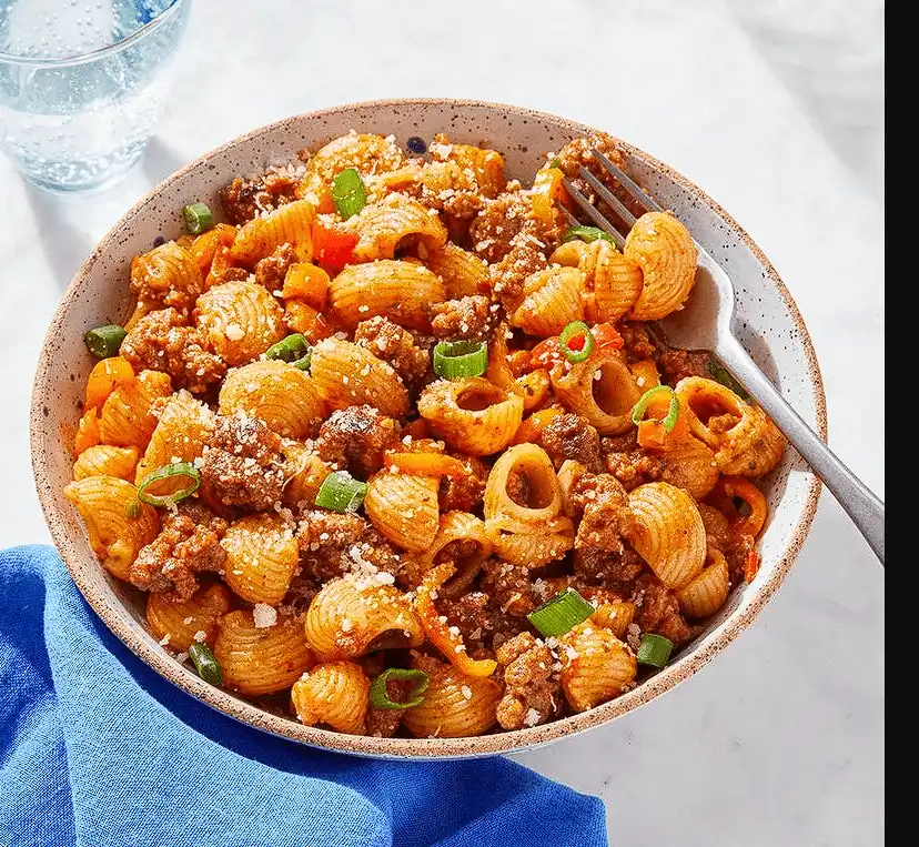 Tuscan-Pork-Pasta-with-Romesco-Sauce-Sweet-Peppers-min