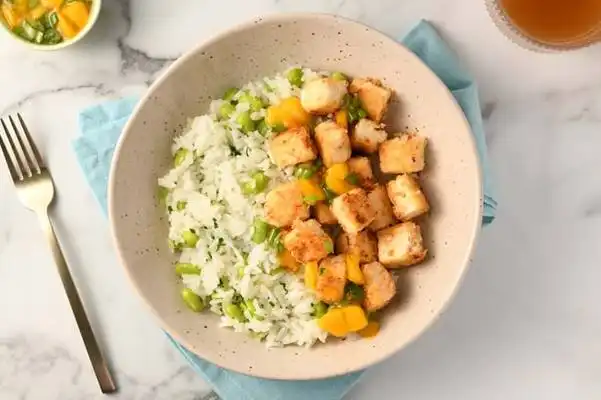 Coconut-Crusted-Tofu-Rice-Bowl-with-sweet-chili-mango-chutney