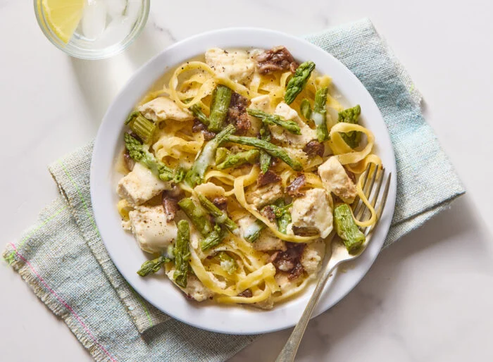 Creamy Chicken Fettuccine with Asparagus