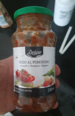 Deluxe Tomato sauce with arugula and parmigiana reggiano cheese, rucola & parmigiano reggiano