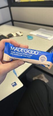 MADEGOOD Organic Chocolate Drizzled Granola Bar - Vanilla Flavour