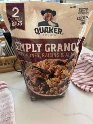 Quaker SIMPLY GRANOLA OATS, HONEY, RAISINS & ALMONDS