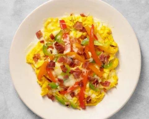 Bacon & Peppers Omelet Bowl