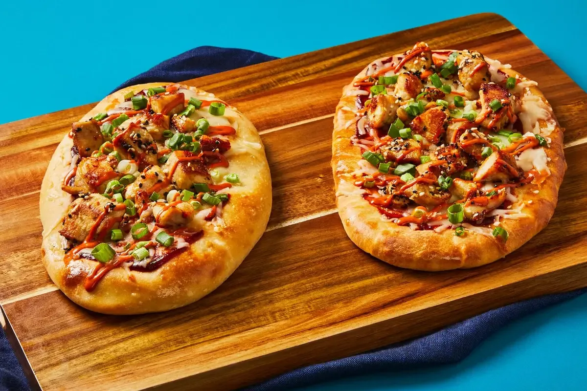 Gochujang Chicken & Mozzarella Pizzas