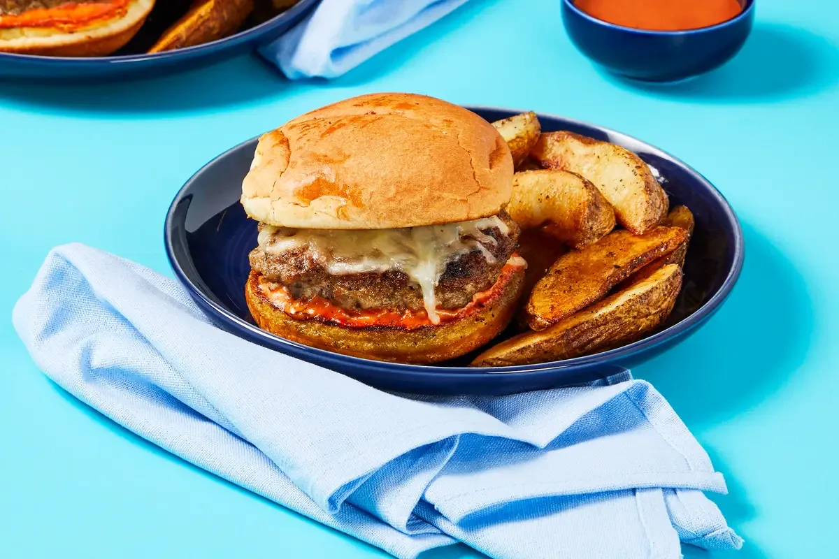 Molto Mozzarella Beef Burgers