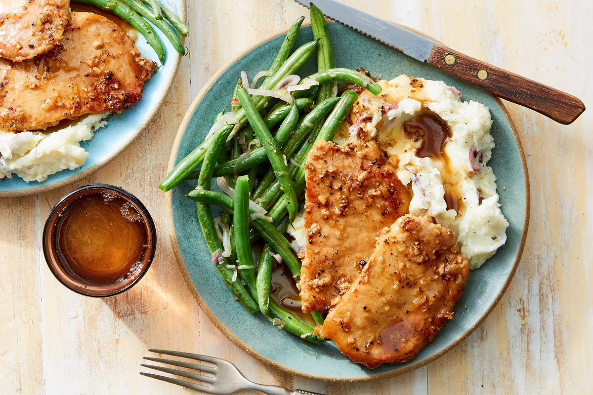 Honey Garlic Pork Cutlets With Mashed Potatoes Green Beans