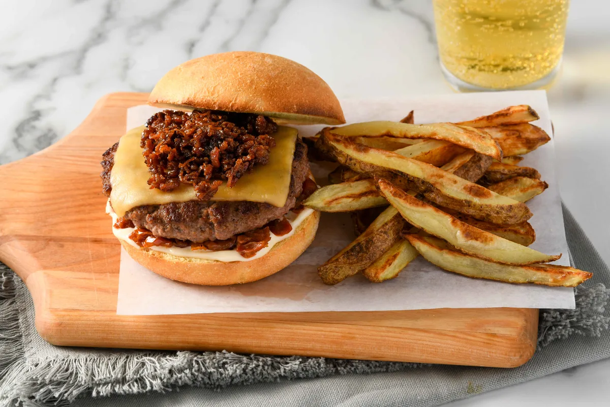 Home Chef menu photo of Candied Bacon and Smoked Gouda Beef Burger