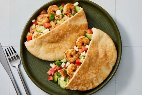 HFRC-R15988BPS01_Hero_20MmCalsmartGreekChickenSaladPitaPocketsWithFetaCarawayBp_W12-112-2026_Web-28f84421