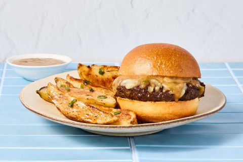 HFRC-HERO_R25412A_CanadasGreatGravyCheeseburgers_W31-S37-2024-69663f8d
