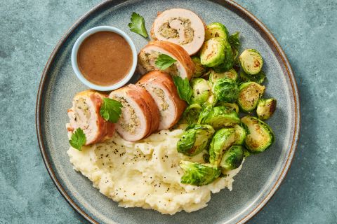 HFUSRC_R18004A_Hero_ProsciuttoWrappedHerbStuffedChicken_HFBucket1_unknown_slot_2026_Web-07c7c75f