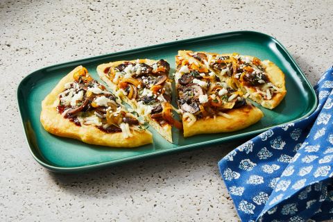 unknown_brand_abbreviationUSARC_R17764A_Hero_MushroomAndCaramelizedOnionPizzas_W46_87_2025_Web-16696345