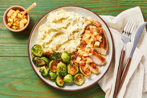 webimage-HFRC-R40128IPS01_Hero_RosemaryAppleChickenChopsWithMashedPotatoesAndRoastedBrusselsSprouts_W03-109-2025-4ed97a70