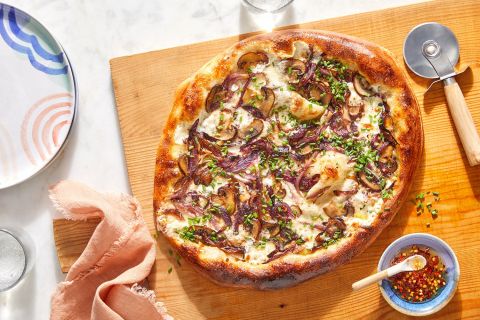 Mushroom & Shallot White Pizza
