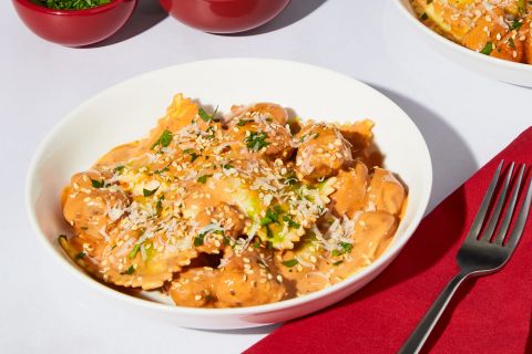 EPUSRC_EP2096B_Hero_CreamyGochujangRavioliAndChicken_W22_27_2026_Web-e70a12d7