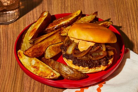 EPUSRC_EP1171O_Hero_JammyOnionAndChipotleSmashedBurgers_W19_2_2026_Web-b724e181