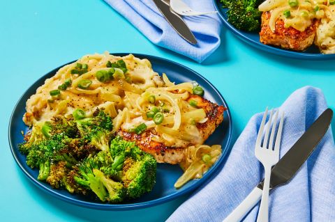 creamy-smothered-pork-chops-2dd746c6-680283e0