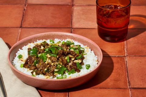 EPUSRC_EP1297E_Hero_QuickKungPaoGlazedBeefBowls_W24_2_2026_Web-13528d8e