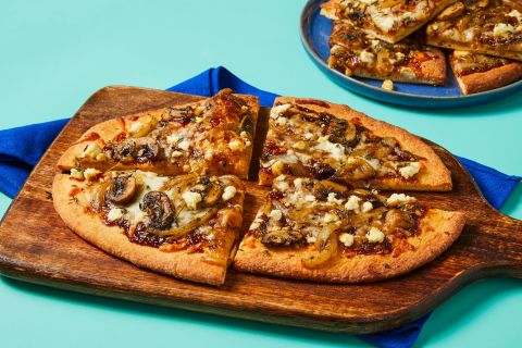 EPUSRC_EP2137A_Hero_CaramelizedOnionAndMushroomPizzas_W11_111_2026_Web-40c6a862