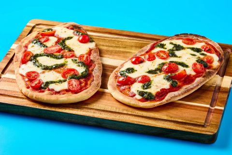 EPUSRC_EP2131A_Hero_FreshMozzarellaAndTomatoPizza_W10_111_2026_Web-97324c96