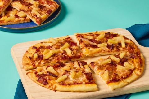 EPUSRC_EP2127A_Hero_HawaiianStyleBaconAndPineapplePizzas_W08_110_2026_Web-c178728d