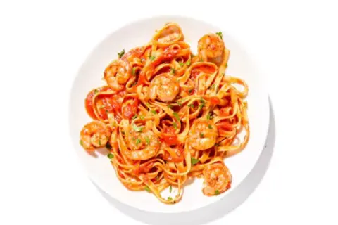 Shrimp Fra Diavolo e Fettuccine