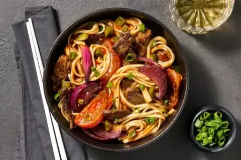 One-Pan Rib-Eye Steak & Bell Pepper Lo Mein