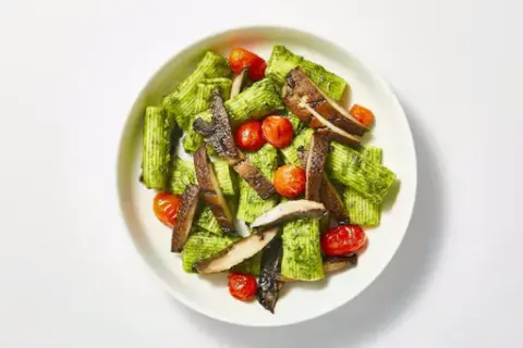 Rigatoni with Kale Pesto