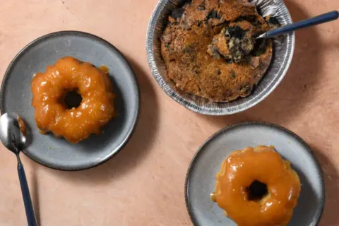 Cookies and Cream Cookie Skillet & Apple Cider Cakes