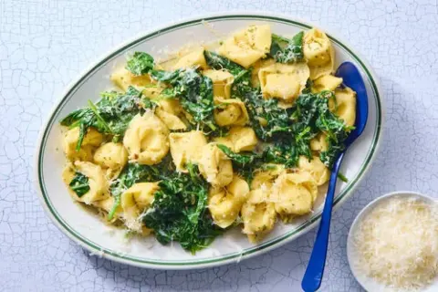 Express Recipe! Creamy Cheese Tortelloni