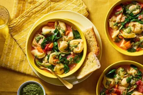 Slow Cooker Tortelloni Soup