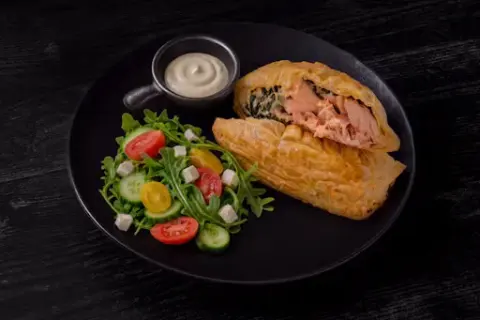 Salmon En Croûte