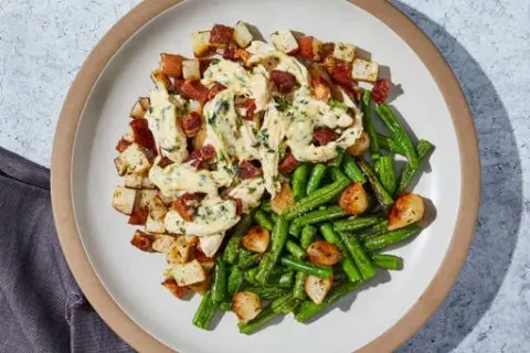 Smoked Gouda & Bacon Shredded Chicken Hash