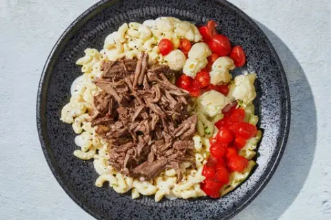 Smoky Gouda Mac & Shredded Beef