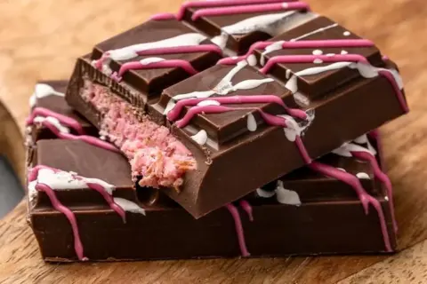 Strawberry Creme Chocolate Bar