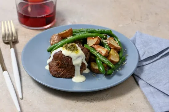 Steakhouse Filet with Garlic Cream