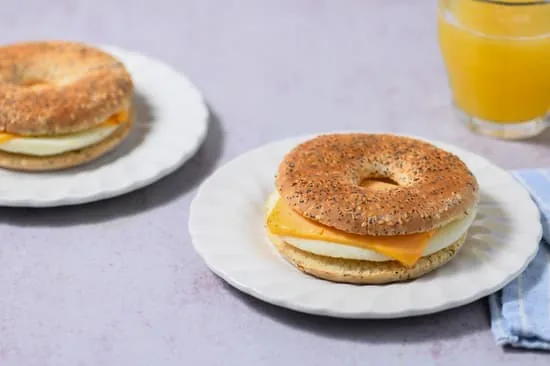 Egg White & Cheese Bagel Slim Sandwich